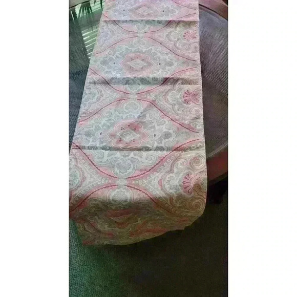 Tommy Hilfiger-Medallian Table Runner - Picture 1 of 4